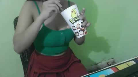 Snapshot of cumwhore4uxox chatting on 12.03.25 cumwhore4uxox online show from 12.03.25