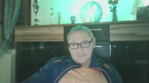 Snapshot of cuni6969 chatting on 12.18.25 cuni6969 online show from 12.18.25