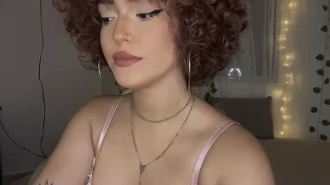 Snapshot of curls_emma chatting on 01.22.25 Emma online show from 01.22.25