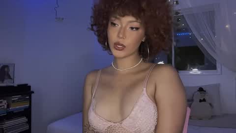 Snapshot of curls_emma chatting on 02.02.25 Emma online show from 02.02.25