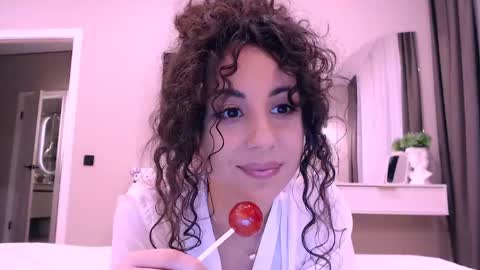 Snapshot of curly_jade_ chatting on 04.15.26 curly_jade_ online show from 04.15.26