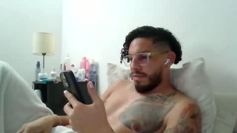 curly_louis online show from 10.09.25