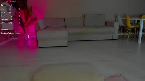 Snapshot of curlyanto chatting on 11.17.25 Antonia online show from 11.17.25