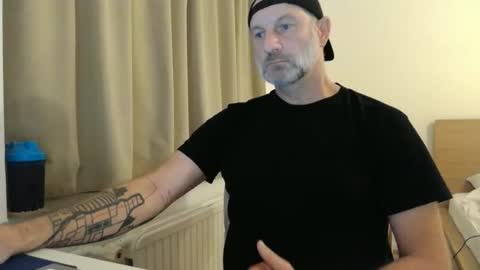 Snapshot of curman85 chatting on 12.20.25 Curman85 online show from 12.20.25