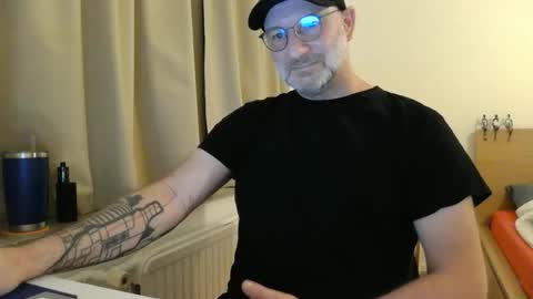 Snapshot of curman85 chatting on 02.18.26 Curman85 online show from 02.18.26