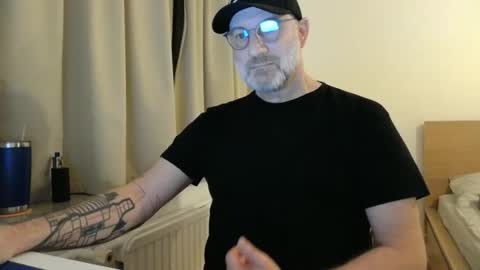 Snapshot of curman85 chatting on 03.17.26 Curman85 online show from 03.17.26