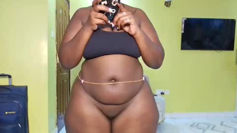 Snapshot of curvey_vee chatting on 02.17.26 virginia online show from 02.17.26