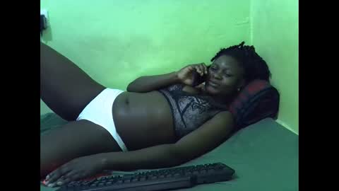 Snapshot of curvy_corazon1 chatting on 10.13.25 curvy_corazon1 online show from 10.13.25