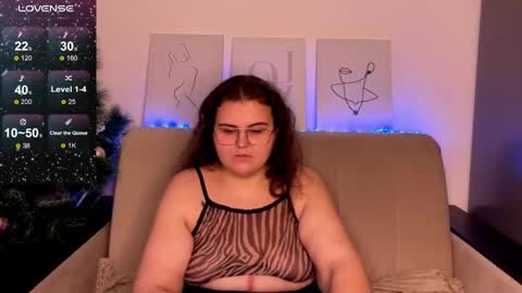 Snapshot of curvy_janie chatting on 12.18.24 Jane  online show from 12.18.24