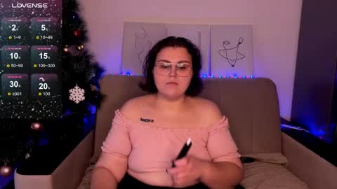 Snapshot of curvy_janie chatting on 12.27.24 Jane  online show from 12.27.24