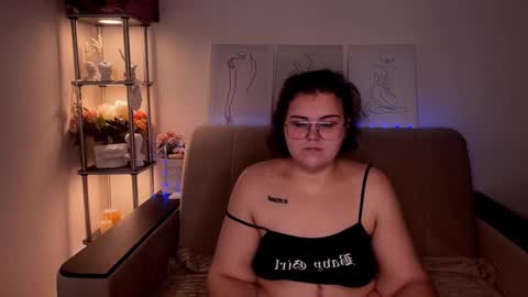 Snapshot of curvy_janie chatting on 01.28.25 Jane  online show from 01.28.25