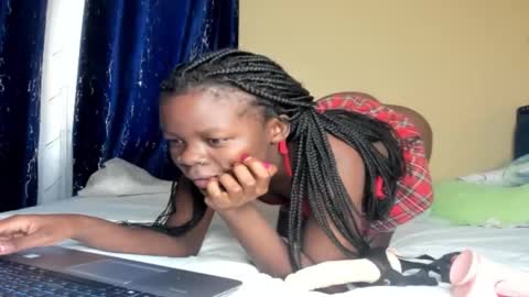 Snapshot of curvyjoan chatting on 02.11.25 curvyjoan online show from 02.11.25