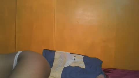 Snapshot of curvylyin chatting on 10.15.25 curvylyin online show from 10.15.25