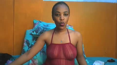 Snapshot of curvylyin chatting on 11.01.25 curvylyin online show from 11.01.25