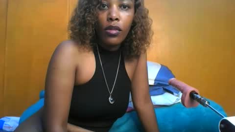 curvylyin online show from 04.03.26