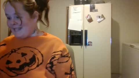 Snapshot of curvyplayday chatting on 11.14.25 dahlia -kim online show from 11.14.25