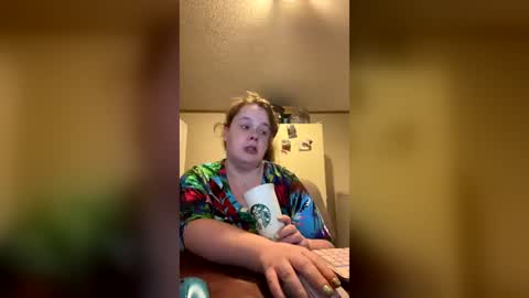 Snapshot of curvyplayday chatting on 07.15.26 dahlia -kim online show from 07.15.26