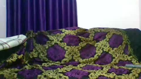 Snapshot of curvyzozo chatting on 11.28.25 Zozo online show from 11.28.25