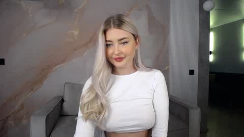 Snapshot of cute18cute chatting on 12.05.24 Kira online show from 12.05.24