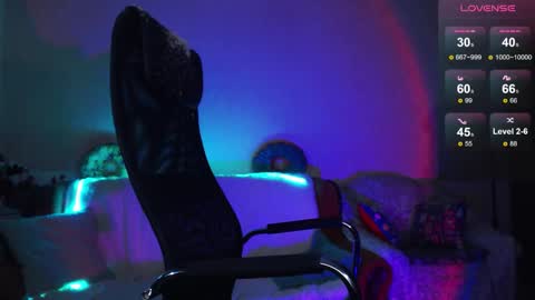 Snapshot of cute_betty chatting on 12.01.25 Betty online show from 12.01.25