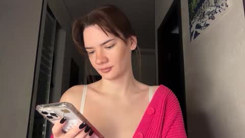 Snapshot of cute_bubbles chatting on 12.20.25 cute_bubbles online show from 12.20.25