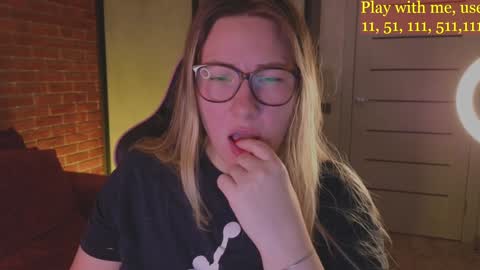 Everyday stream in the same time online show from 12.12.24