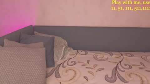 Everyday stream in the same time online show from 11.10.25