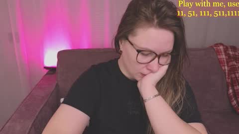 Everyday stream in the same time online show from 02.17.26