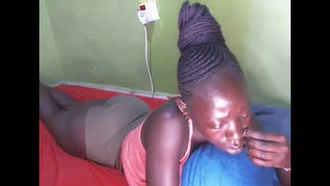 cute_doria online show from 10.16.25