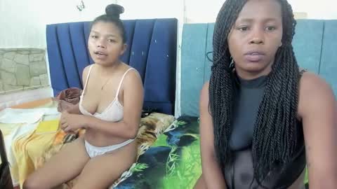 Snapshot of cute_ebony_18_ chatting on 11.21.25 cute_ebony_18_ online show from 11.21.25