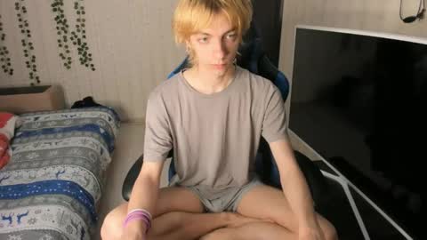 Snapshot of cute_grecha chatting on 05.24.26 Grisha online show from 05.24.26