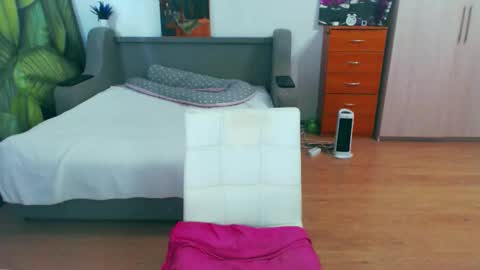 cute_jes online show from 03.22.26