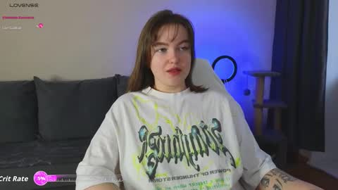 Snapshot of cute_junk chatting on 11.29.25 Kite and Jack online show from 11.29.25