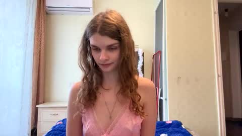 cute_kitte online show from 11.30.25