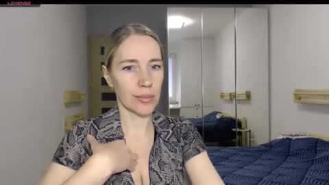 cute_lion_ online show from 12.20.25