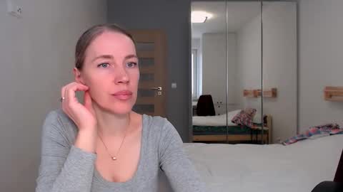 cute_lion_ online show from 04.19.26