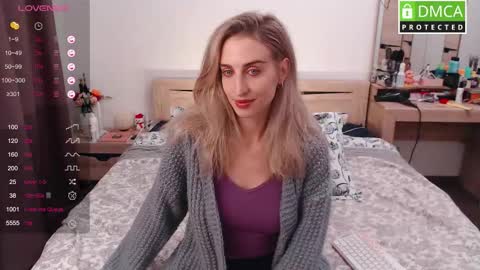 Snapshot of cute_milana chatting on 11.16.25 Milana online show from 11.16.25