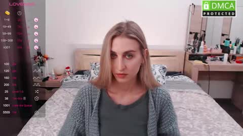 Snapshot of cute_milana chatting on 11.21.25 Milana online show from 11.21.25