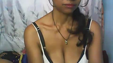 Snapshot of cute_moll chatting on 12.28.24 murielle online show from 12.28.24