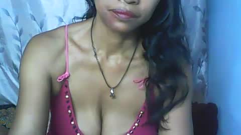 Snapshot of cute_moll chatting on 01.18.25 murielle online show from 01.18.25