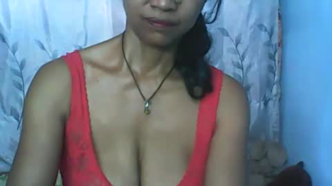 Snapshot of cute_moll chatting on 02.14.25 murielle online show from 02.14.25