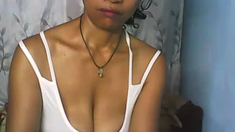 Snapshot of cute_moll chatting on 02.16.25 murielle online show from 02.16.25