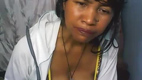 Snapshot of cute_moll chatting on 10.01.25 murielle online show from 10.01.25
