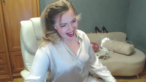 Snapshot of cute_phoenix chatting on 05.07.26 cute_phoenix online show from 05.07.26