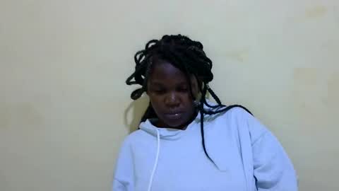 Snapshot of cute_roxie chatting on 12.07.24 cute_roxie online show from 12.07.24
