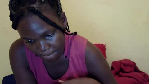 Snapshot of cute_roxie chatting on 12.18.24 cute_roxie online show from 12.18.24