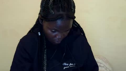 Snapshot of cute_roxie chatting on 12.24.24 cute_roxie online show from 12.24.24