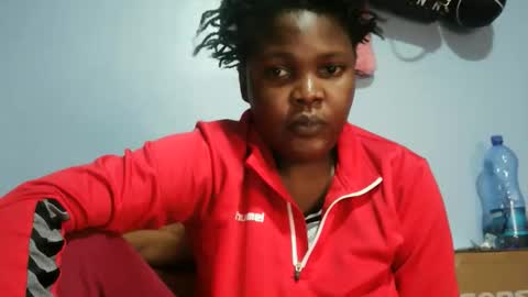 cute_roxie online show from 10.31.25