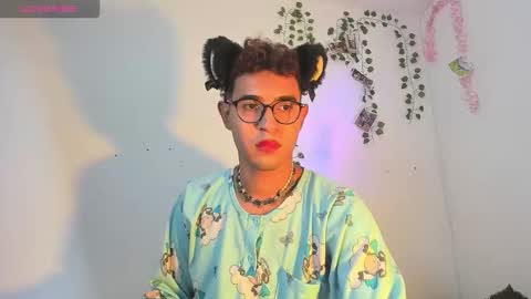 Snapshot of cute_sammy_1 chatting on 09.10.25 cute_sammy_1 online show from 09.10.25