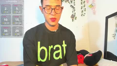 Snapshot of cute_sammy_1 chatting on 09.28.25 cute_sammy_1 online show from 09.28.25